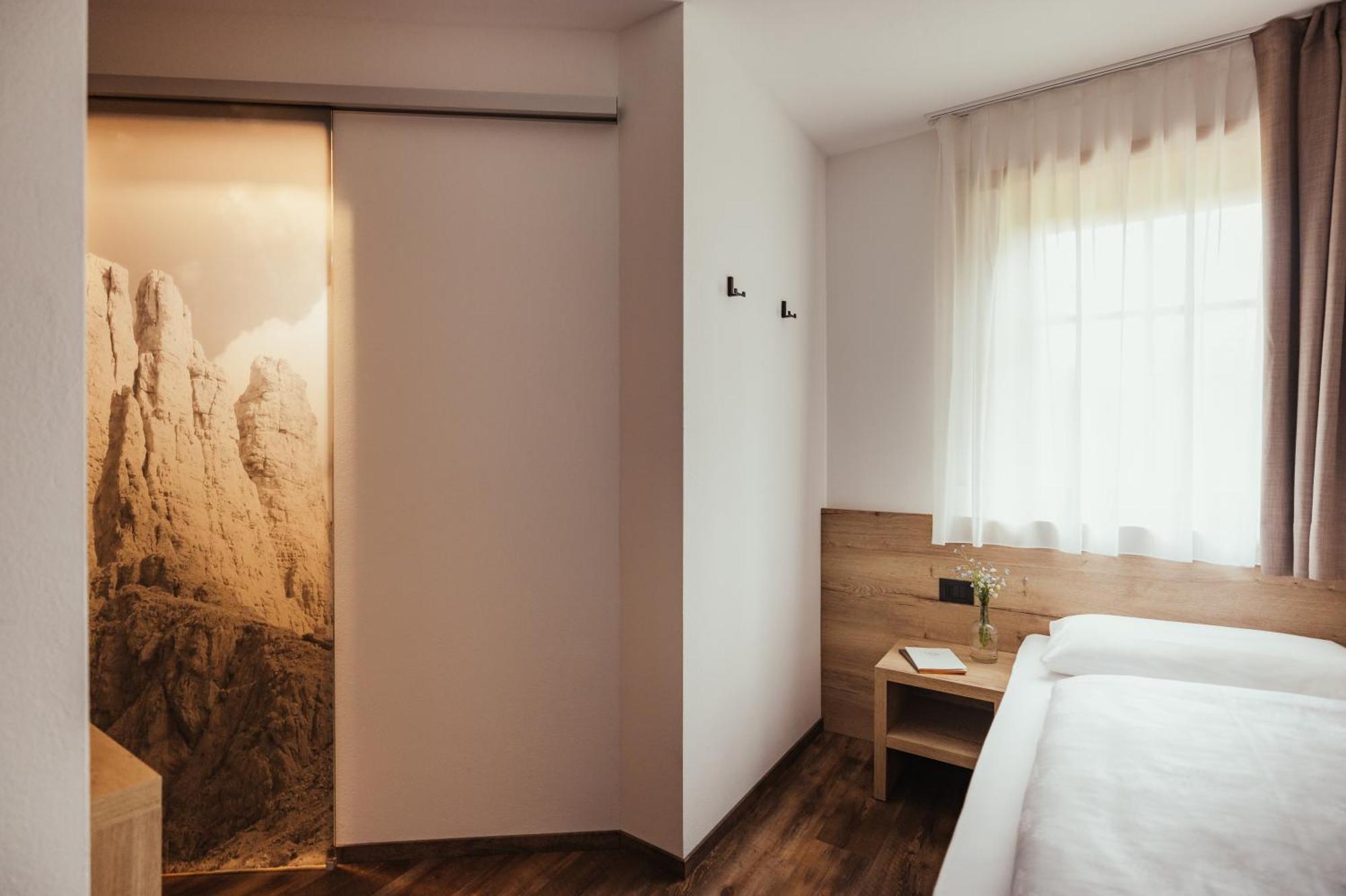 Hotel Leonard โนวาโปเนนเต ภายนอก รูปภาพ